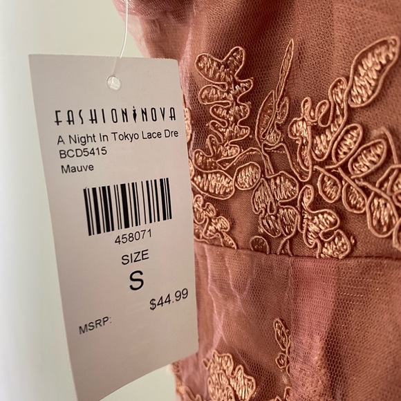 Fashion nova lace dress - Picture 3 of 3